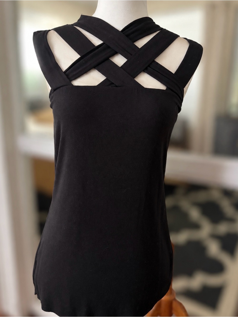 Bailey 44 Black Crisscross Mesh Illusion Neck Sleeveless Top Size Small
